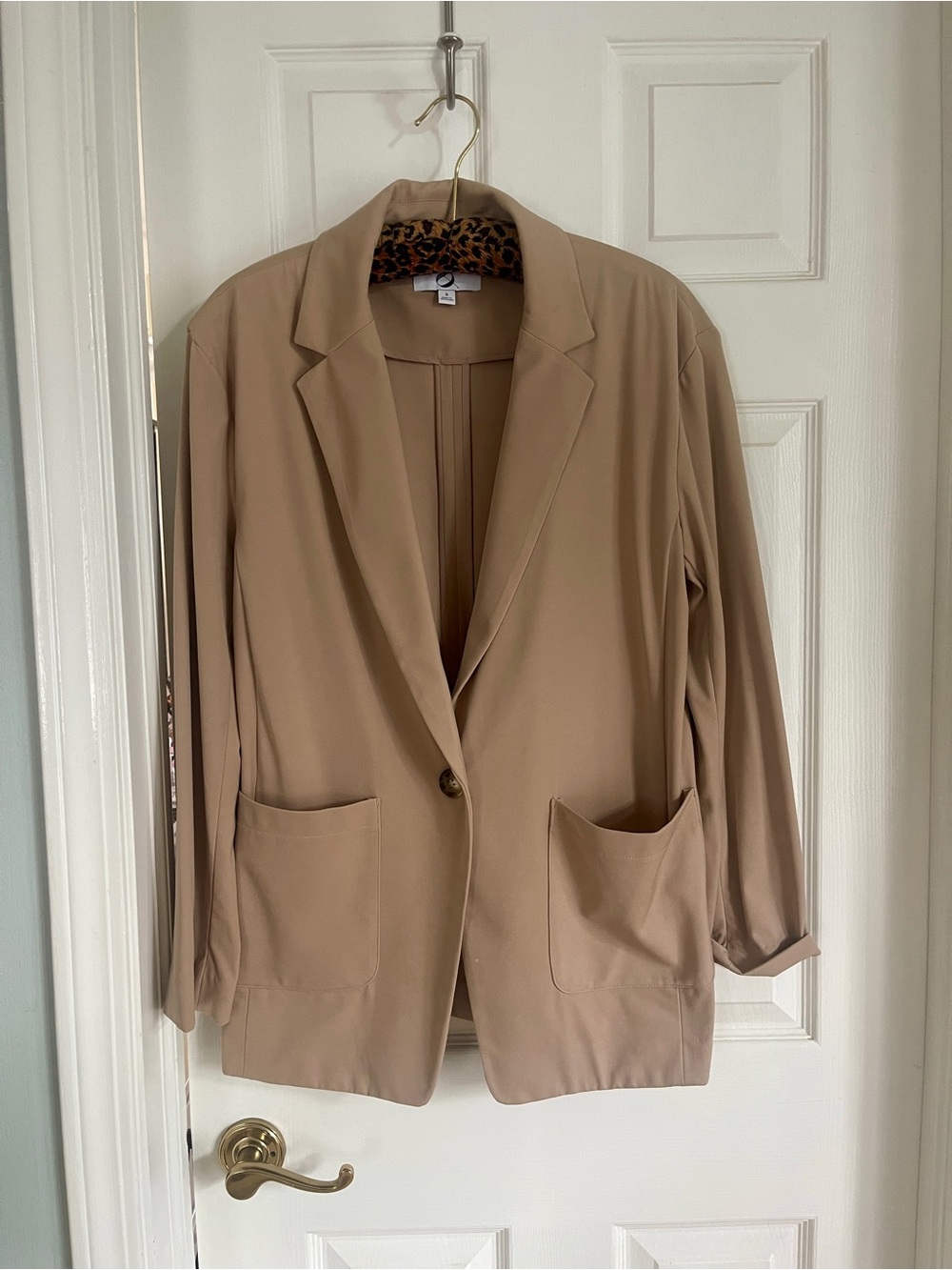 Lou & Grey Beige Single-Button Blazer with Patch Pockets